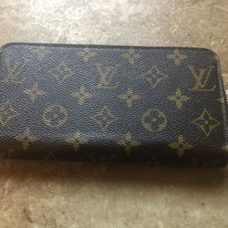 Louis Vuitton Monogram Zippy Wallet