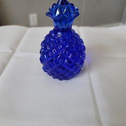 Vintage Cobalt Blue Art Glass Pinneaple Paperweight 
