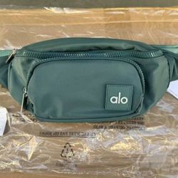 Alo  Explorer Fanny Pack  