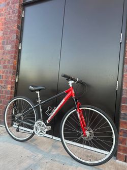 Diamondback Menona Comfort Hybrid Bike – Small 15” Frame - Disc Brakes Bicycle