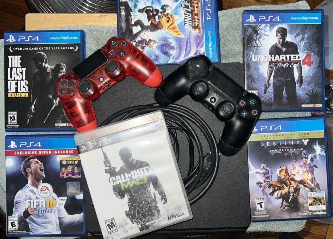 PS4 With 10 Games 2 Controllers