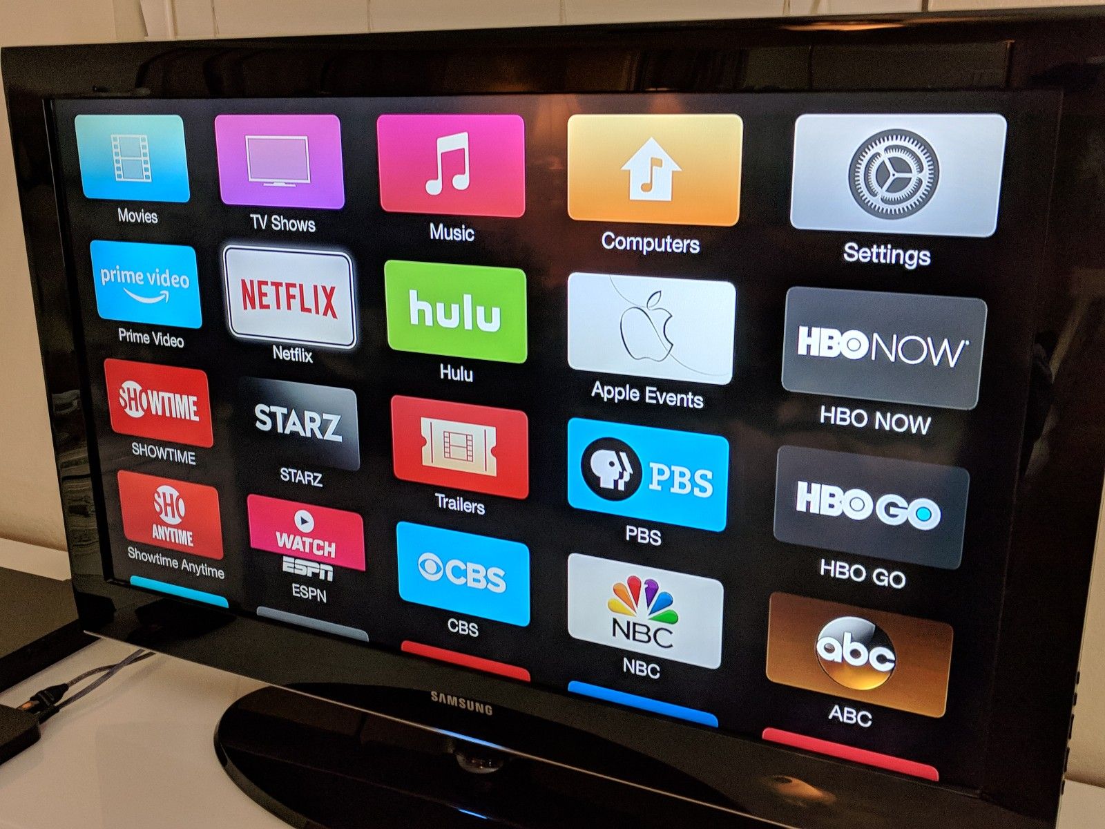 SAMSUNG 40-inch LED TV LN40A550P3F
