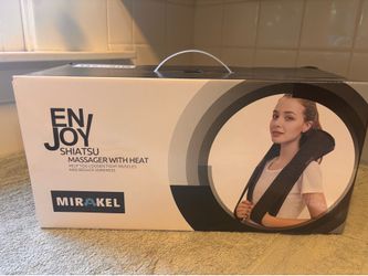 Neck massager with heat