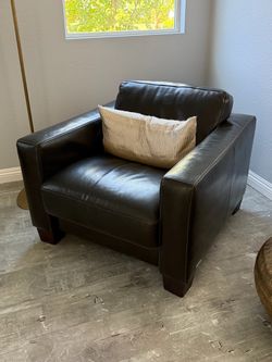 1 Leather Chair