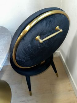 Marble round table with solid gold base