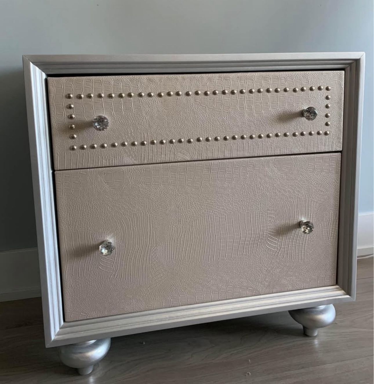 2 Drawer Nightstand (x2)