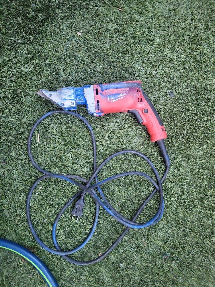Milwaukee Shear