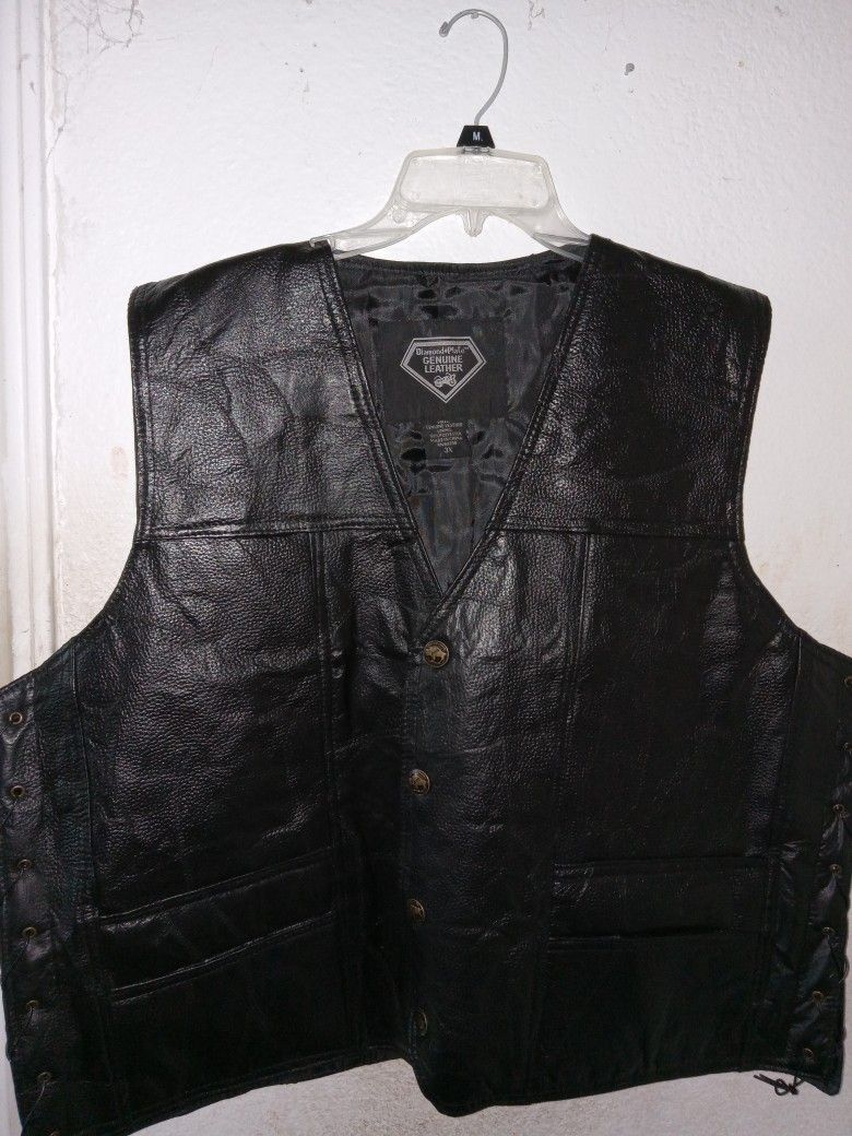 Diamond Plate Hand-sewn Pebble Grain Genuine Leather Biker Vest