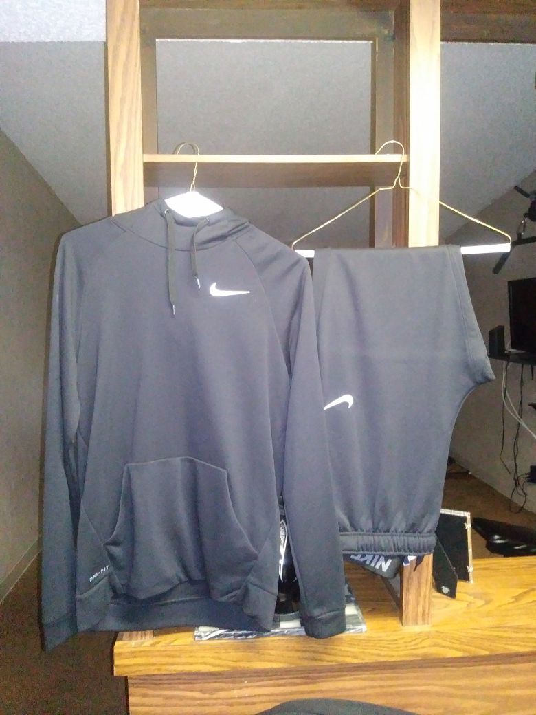 Nike sweat suit