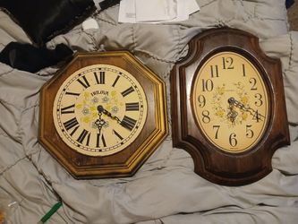 Bulova wood vintage clock and Jericho ⏰️