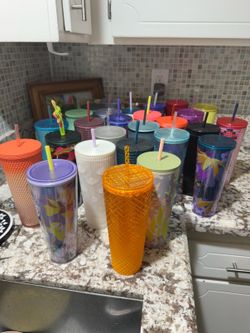 Starbucks Cups 12-22