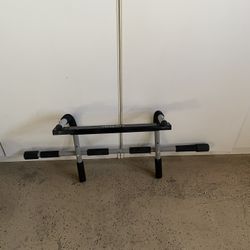 Pull Up Bar