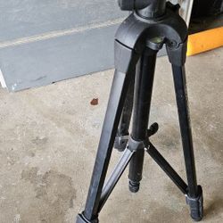 Quantaray Tri pod