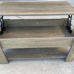 Lift top coffee table