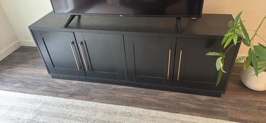 Black media console