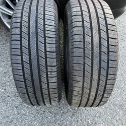 Set Of 2 MICHELIN 235/55/19 Tires , Thread 100%