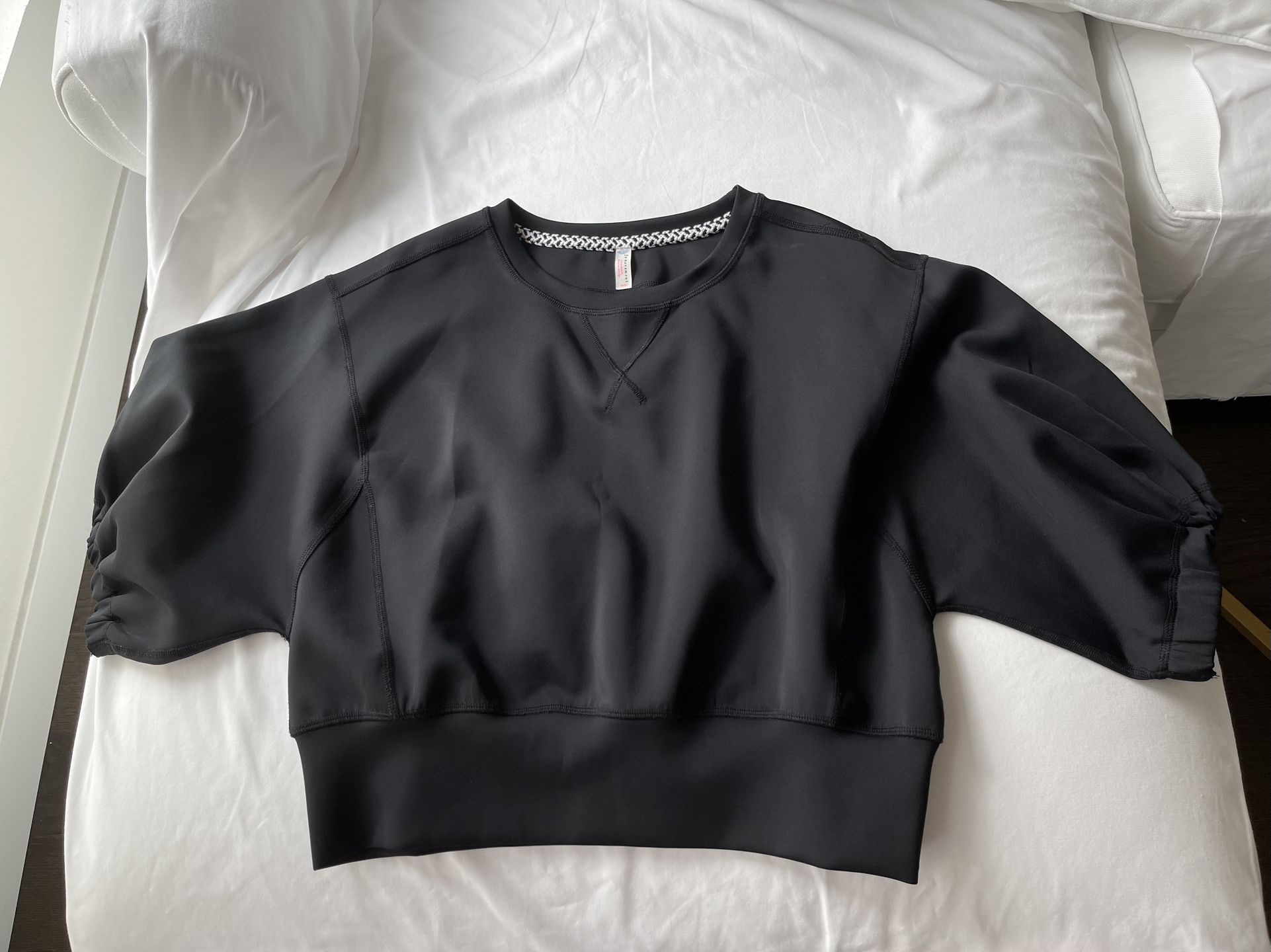 LikeNew Size Xs Free People Movement cropped top