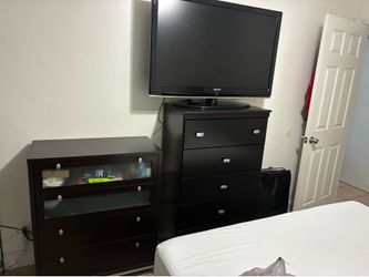 Bedroom set