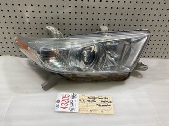 2011 2013 TOYOTA HIGHLANDER RIGHT SIDE HALOGEN HEADLIGHT OEM