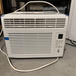 Brand New - 6,000 BTU Window Air conditioner 