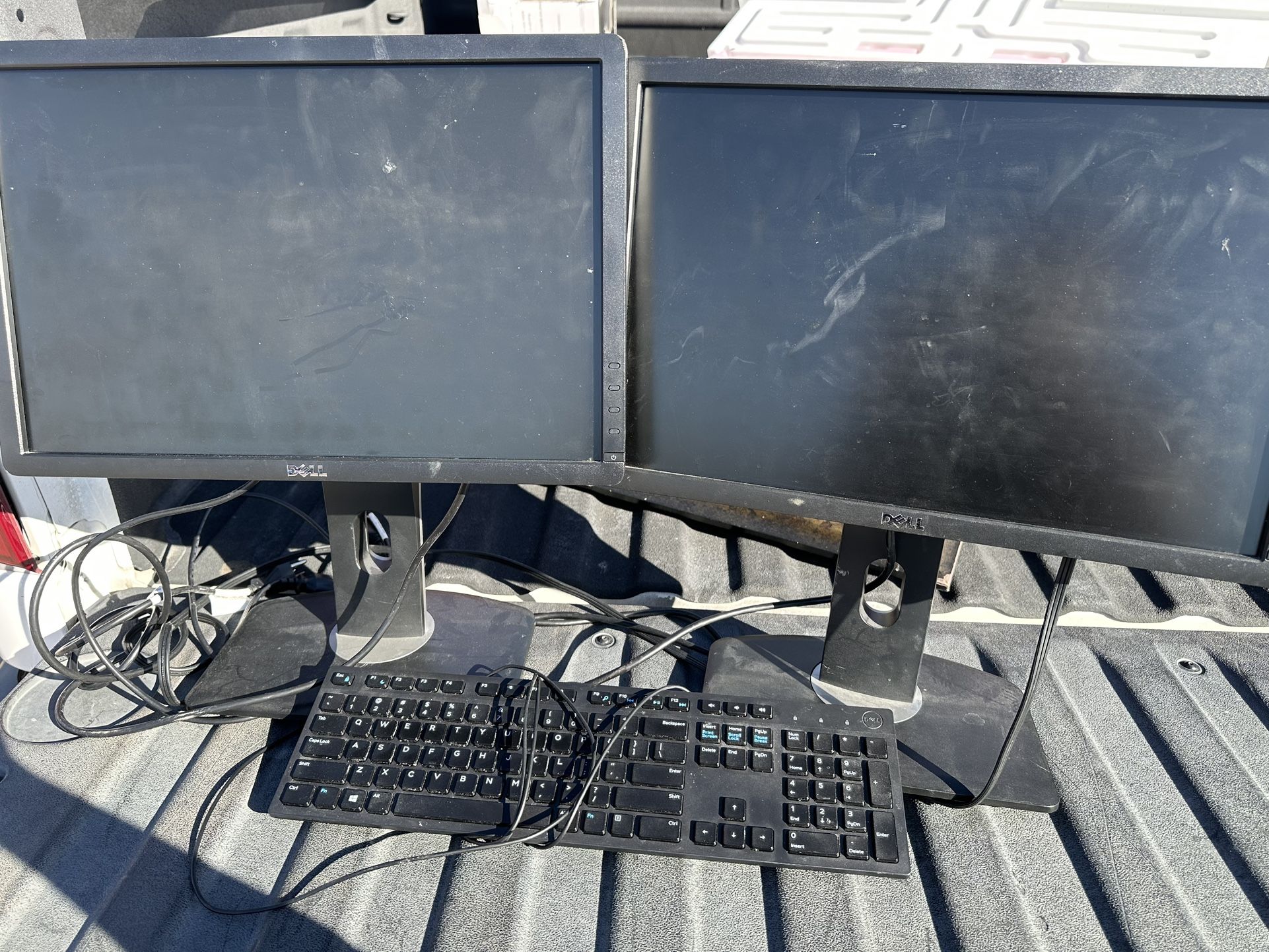 Dell monitors & Keyboard 