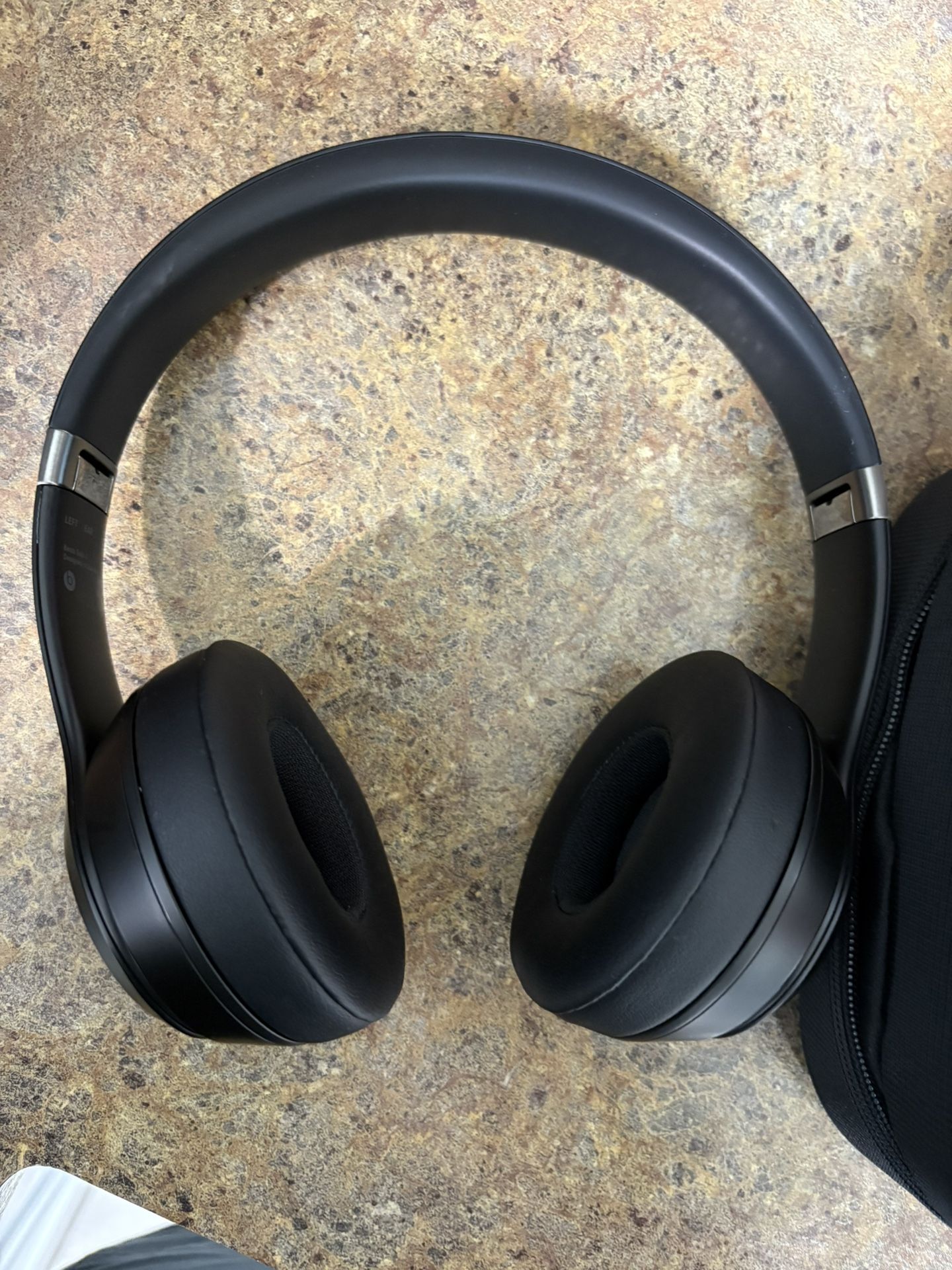 Beats Solo 4 Black