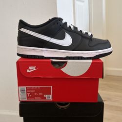 Nike Dunk Black White
