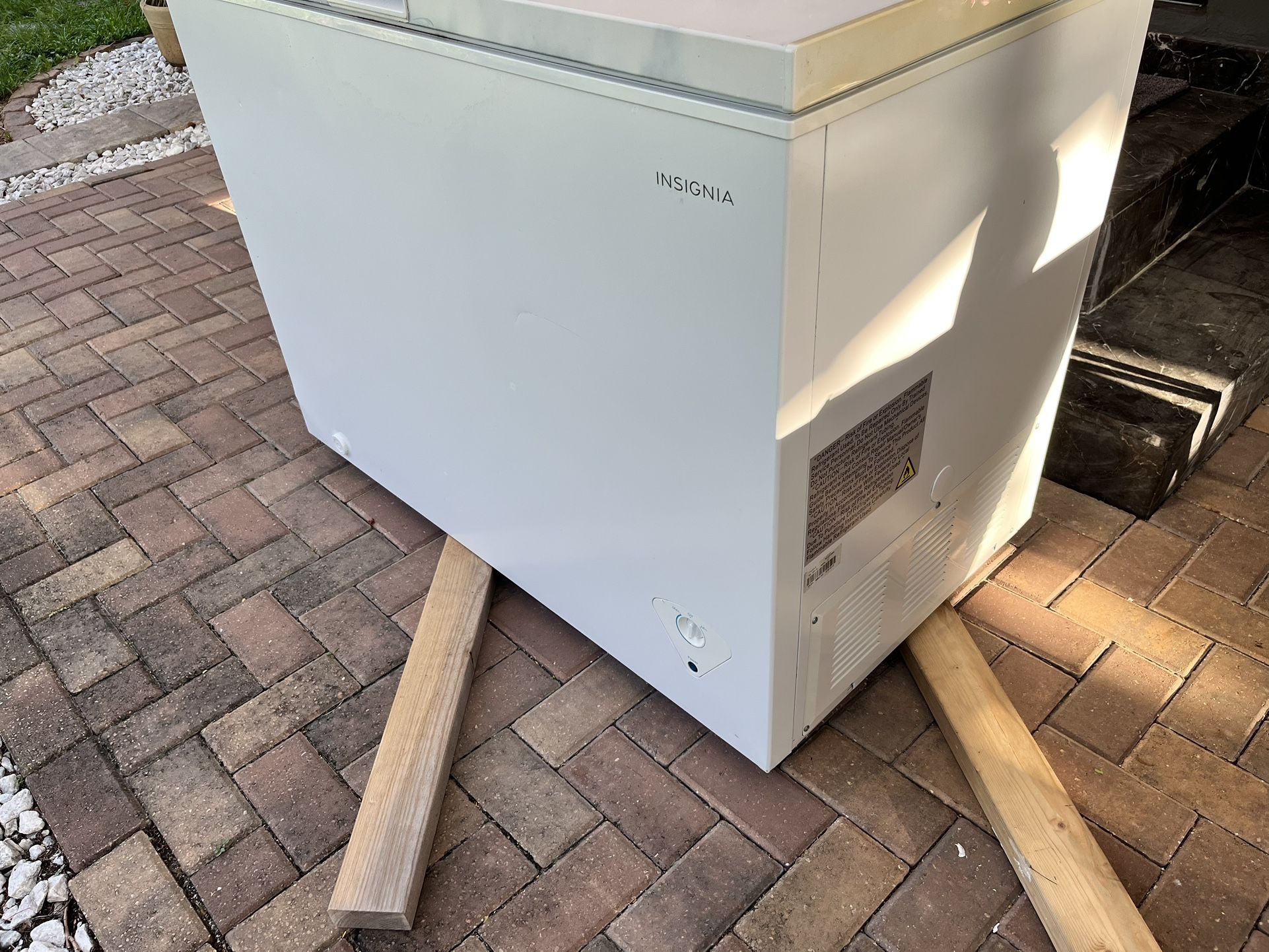 Insignia Chest Freezer Model NS-CZ10WH6
