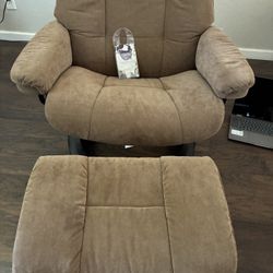 Ekornes Stressless  Chair with ottoman 