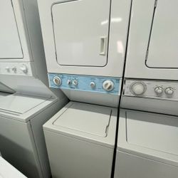 Washer And Dryer Stacked Kenmore 24 Inch Great Condition 