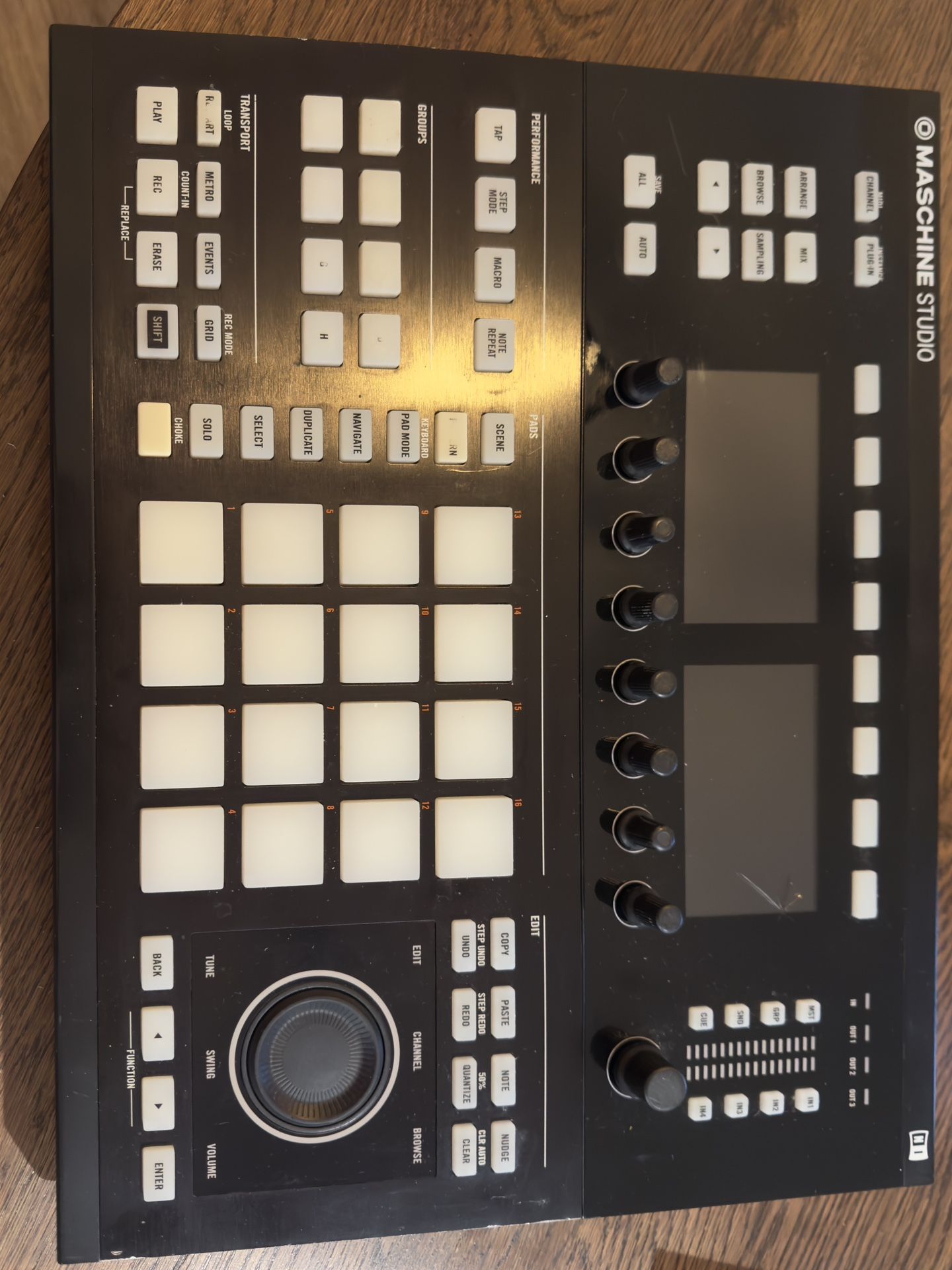 Native Instruments Maschine Studio