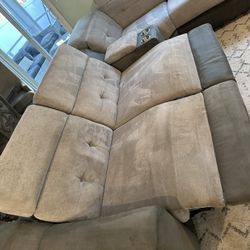 Roomtogo Eletric Recliner Sectional 