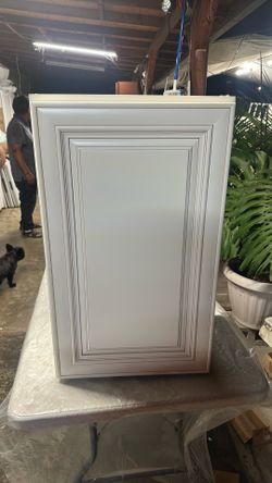 Kitchen cabinet