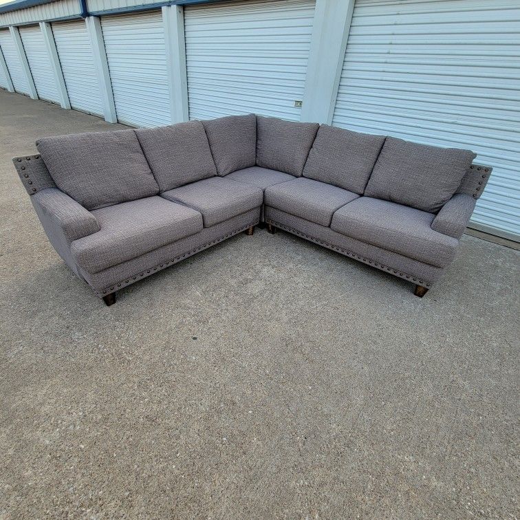 GRAY SECTIONAL COUCH FREE DELIVERY for Sale in Mesquite, TX OfferUp