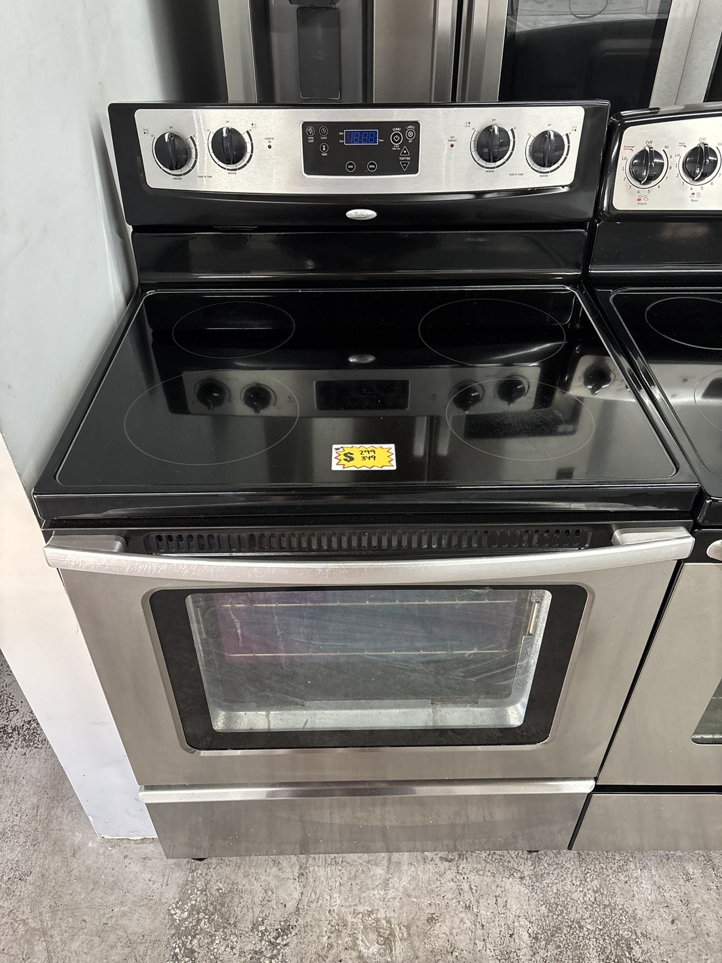 WHIRLPOOL 30” ELECTRIC STOVE 