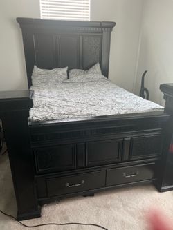 Bedroom furniture/ bar stools/ coffee table