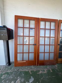 French  / single glass doors