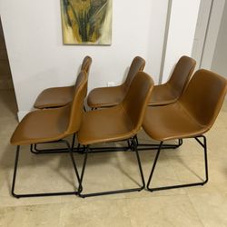 6 Chairs Like New 