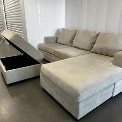 BEIGE SECTIONAL COUCH W/ FREE DELIVERY