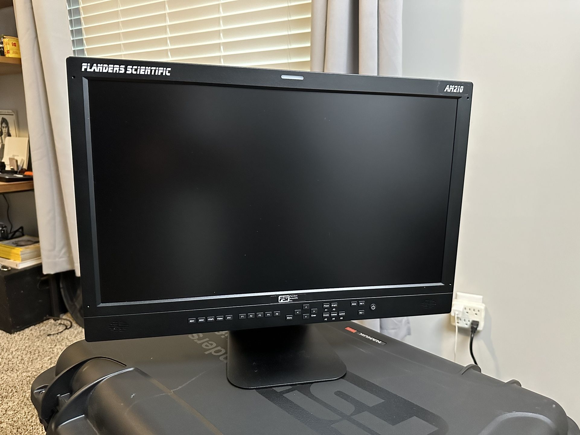 Flanders Scientific AM210 Production Monitor