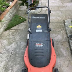 Black & Decker Electric Lawn Mower