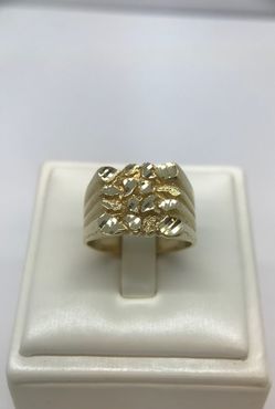 14K GOLD NUGGET RING. NEW.