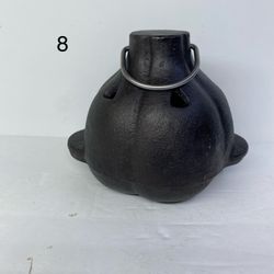 Garlic Roaster, 5 ½x 4 ½ x 4 ¾ inch, Black Pre-Seasoned Cast Iron. - Oven/BBQ Grill
