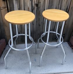 2 Tall Stool S