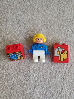 Lego Duplo Pilot, control panel and luggage blocks