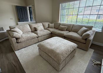 BRAND NEW! 6 Piece Oatmeal CLOUD Modular Sectional Couch (FREE DELIVERY 🚚)
