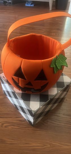Light up Halloween basket