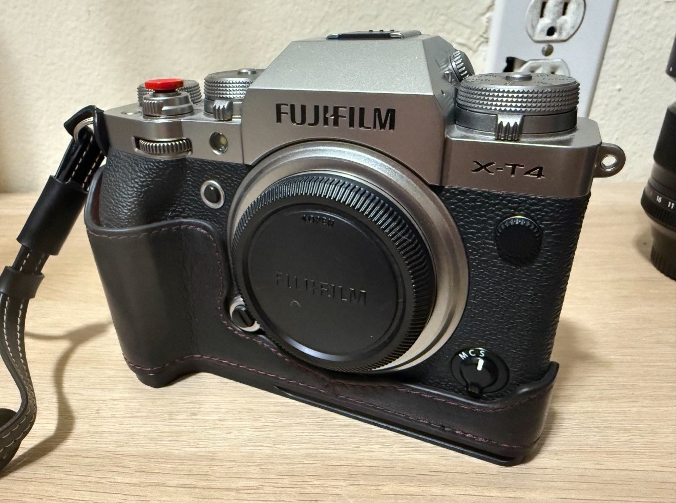 Fujifilm XT-4 Mirrorless Camera Pristine Condition