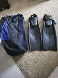 Snorkeling Fins and Bag