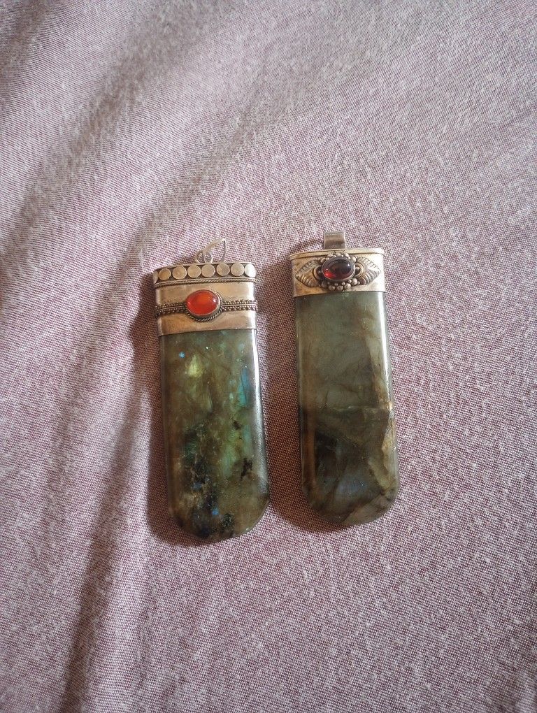 Labradorite Tongue Pendant Moonstone